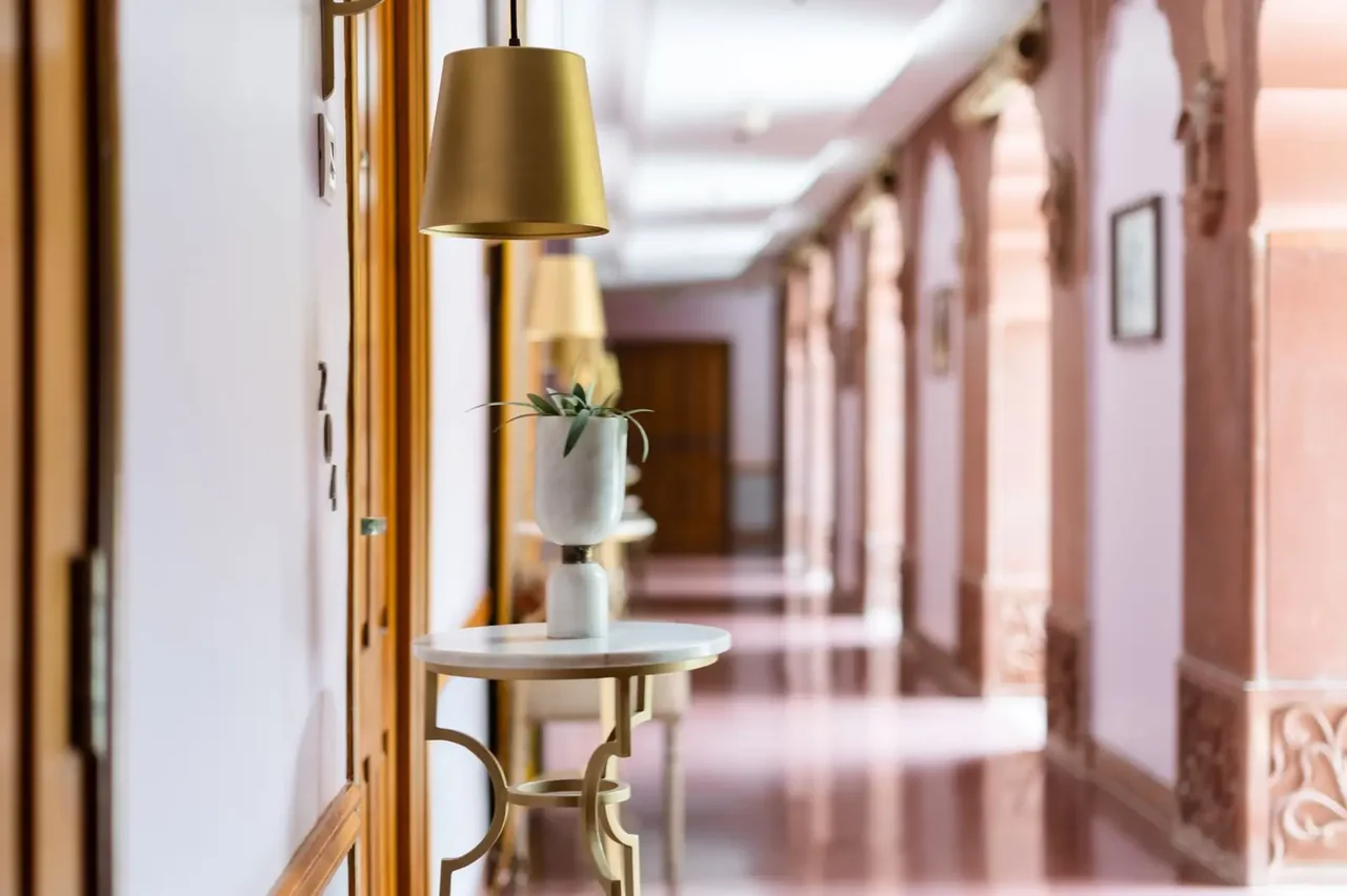 Lyneliresort House interior corridor