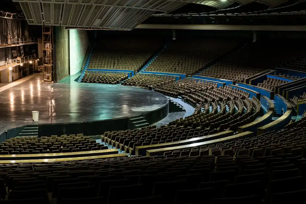 Entertainment venue at Lyneliresort House